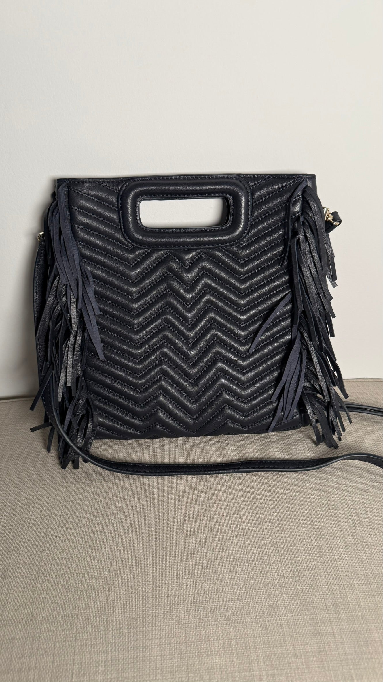 MAJE - Sac M en cuir matelassé à franges