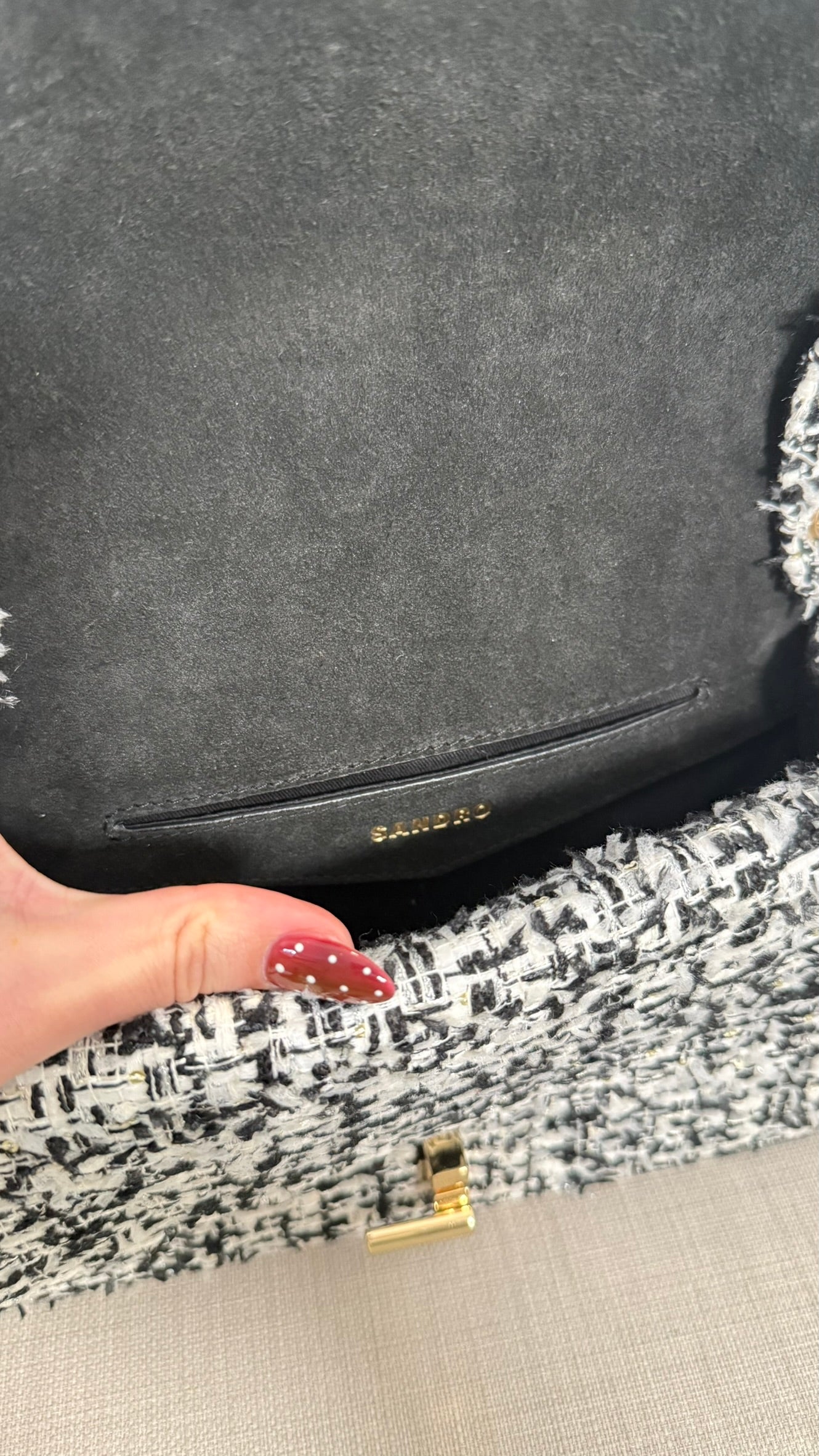 SANDRO - Sac YZA état neuf en tweed noir et écru détails strass