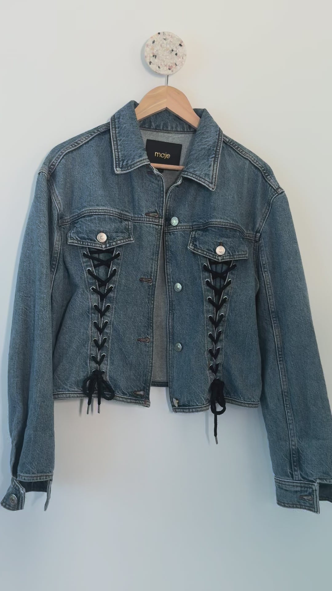 MAJE - Veste en jean à lacets T40